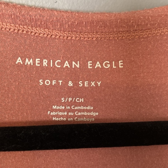 ๐ American Eagle Soft & Sexy V Neck - Small - Picture 2 of 5